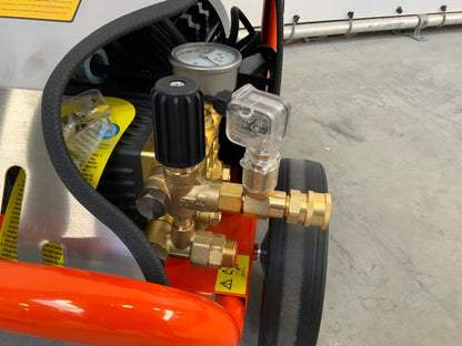 High-pressure cleaner Daewoo DAW400E-3, 200 bar