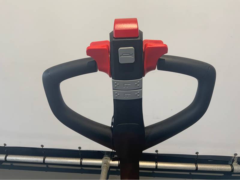 Electric pallet truck Noblelift PTE15Q 24V 20Ah, load capacity 1,500 kg, fork length 1,150 mm