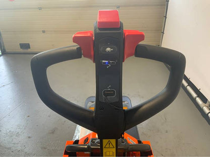 Electric pallet truck Noblelift PTE15Q 24V 20Ah, load capacity 1,500 kg, fork length 1,150 mm