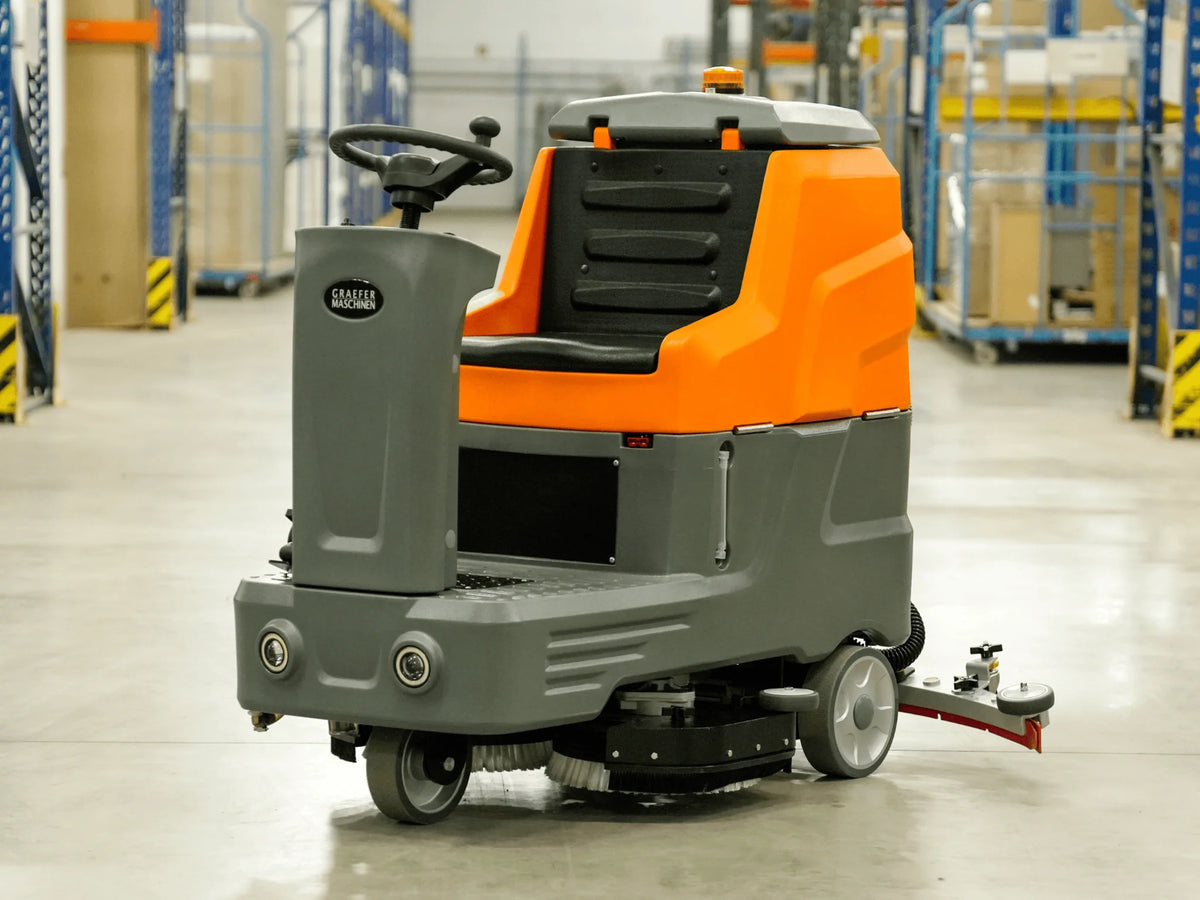 Graefer SM80S-PRO up to 4,500 m²/h ride-on scrubber dryer with dual brush