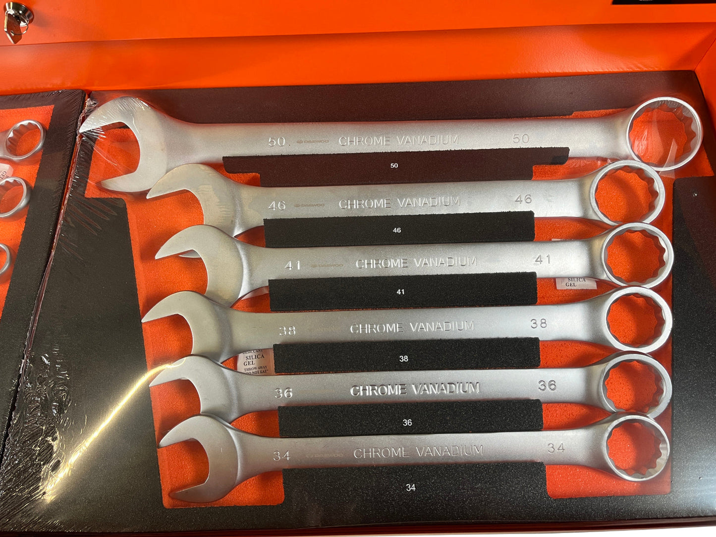 Daewoo tool trolley 387 pieces - professional quality