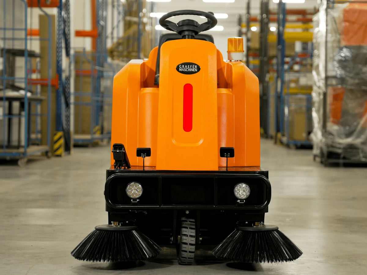 Graefer KM80-PRO ride-on sweeper up to 6,400 m²/h