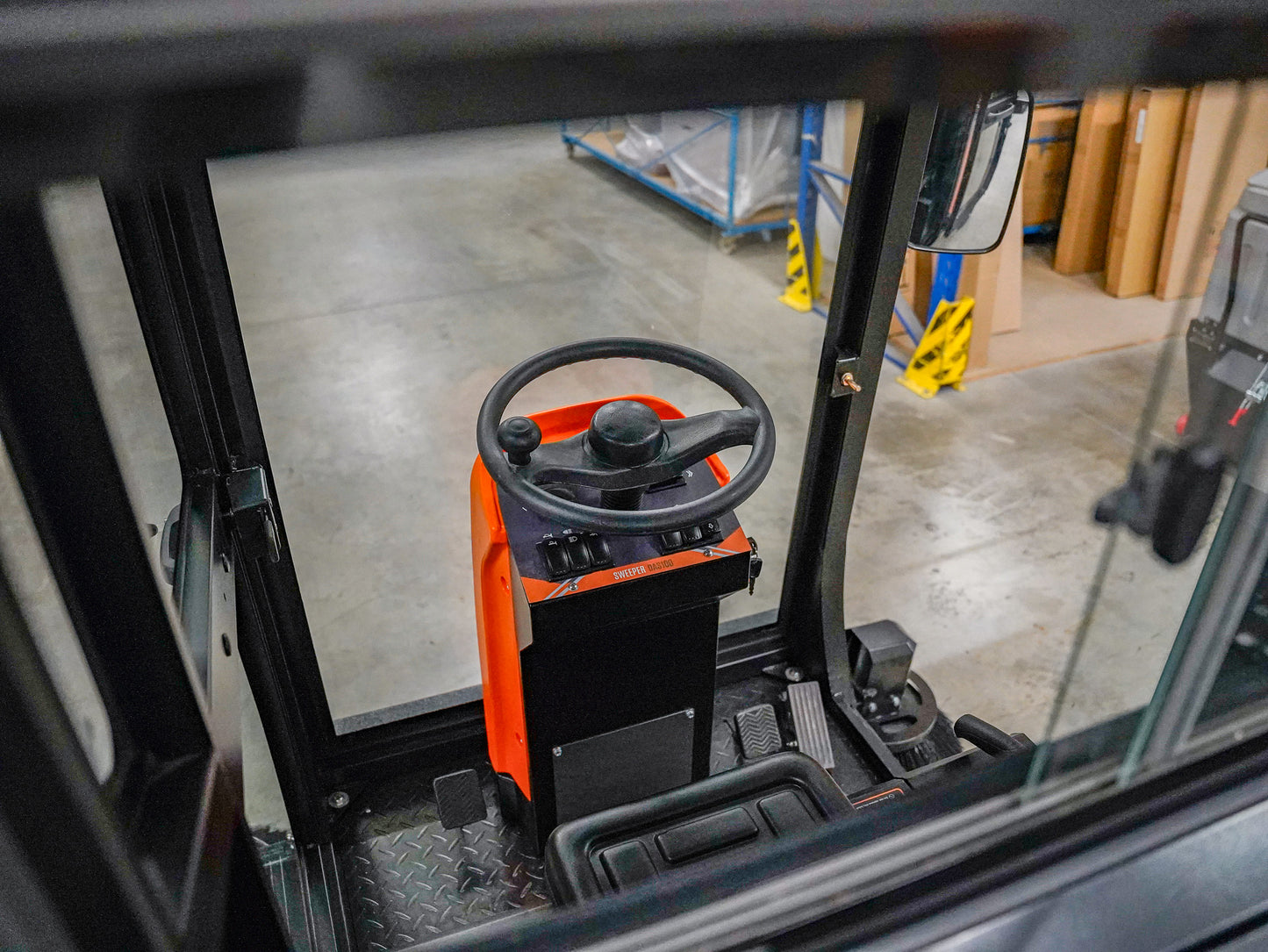 DAS100 Sweeper with Cab Daewoo