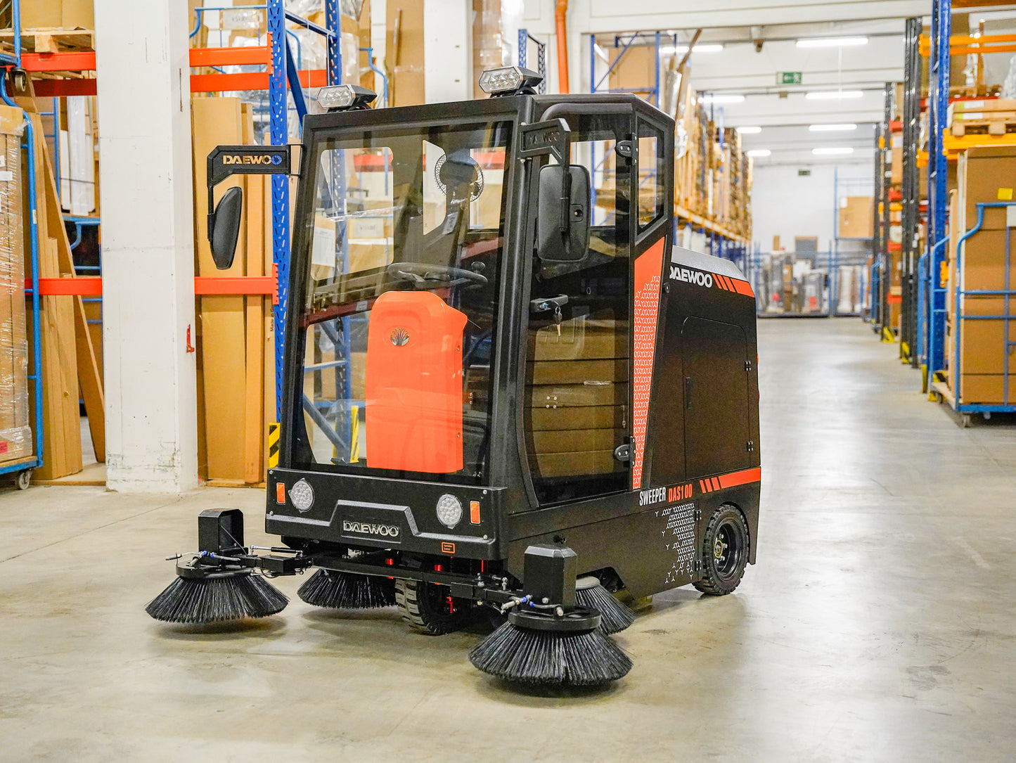 DAS100 Sweeper with Cab Daewoo