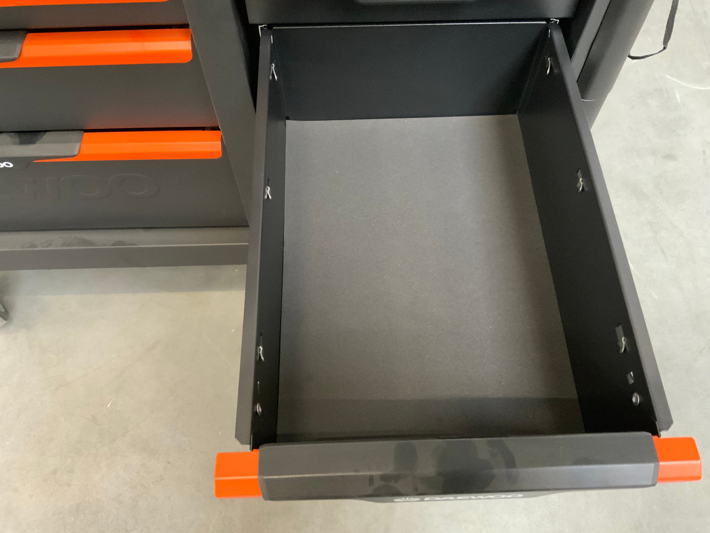 Daewoo tool trolley 267 pieces - professional quality