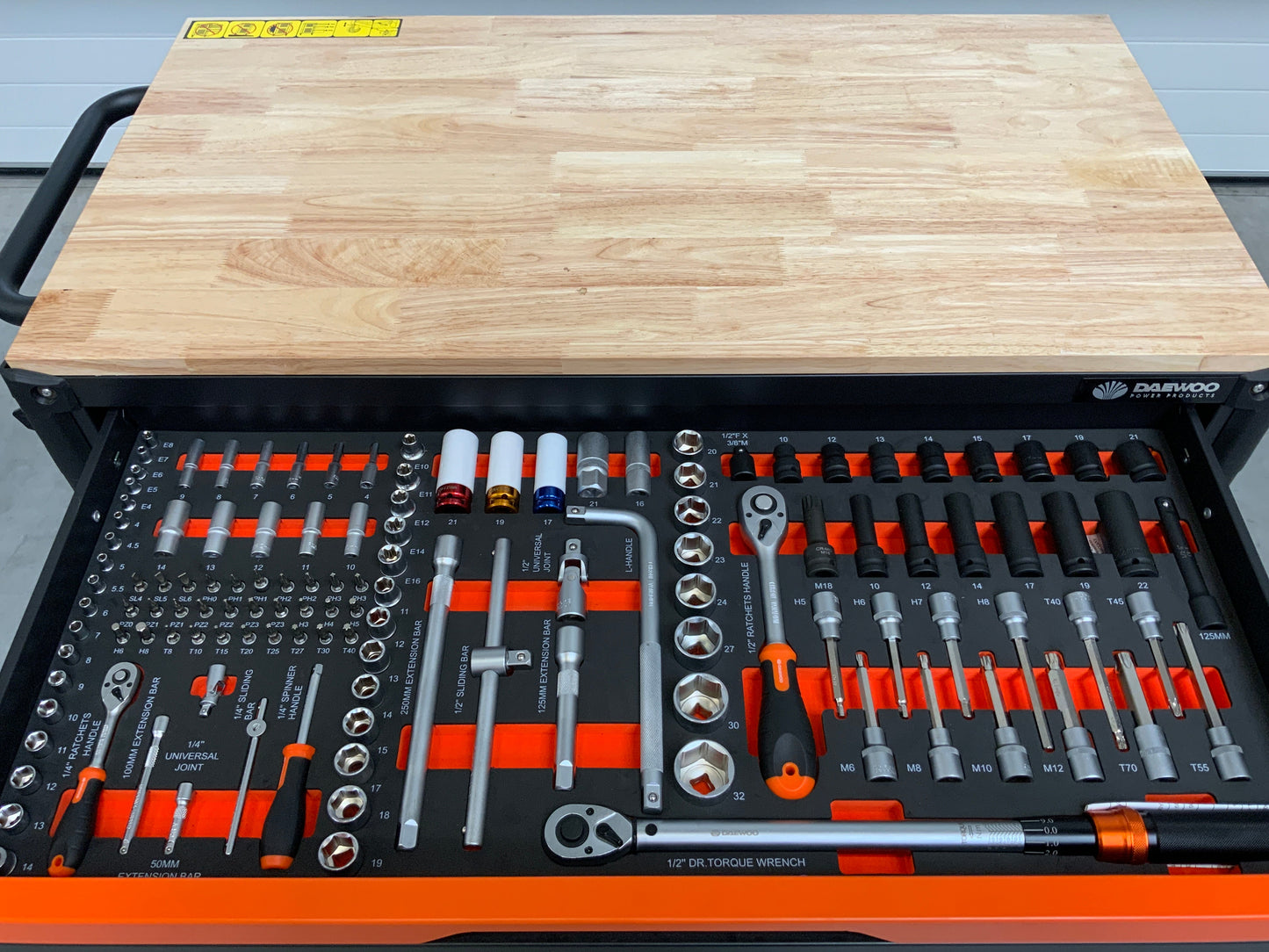 Daewoo tool trolley 267 pieces - professional quality