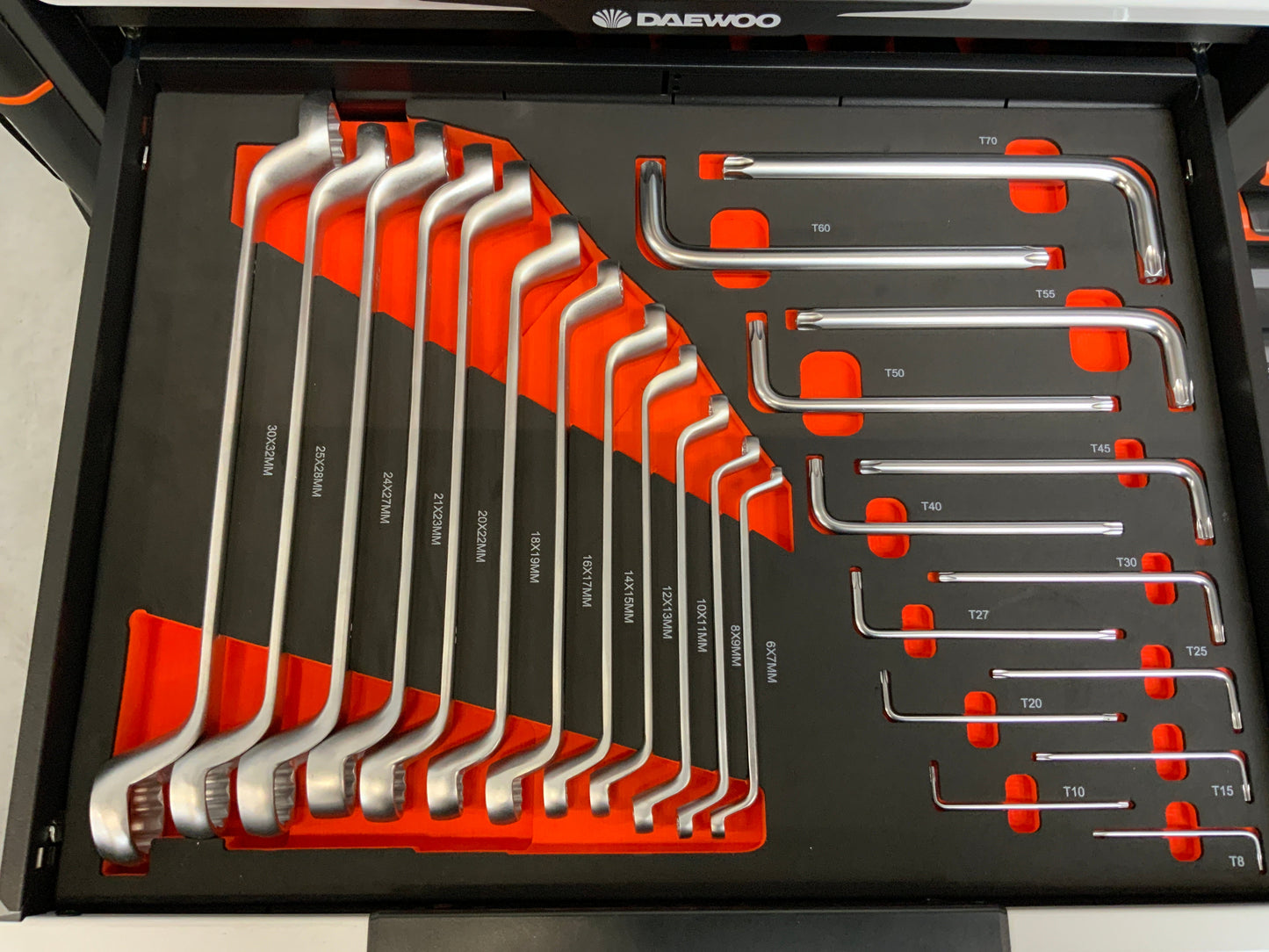 Daewoo tool trolley 267 pieces - professional quality