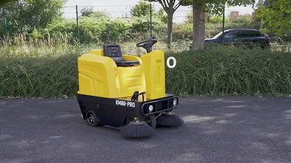 Graefer KM80-PRO ride-on sweeper up to 6,400 m²/h